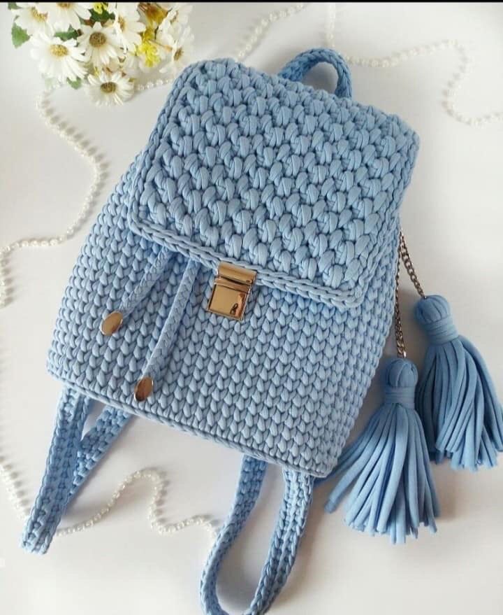 Bolso de trapillo con acabado cuidado